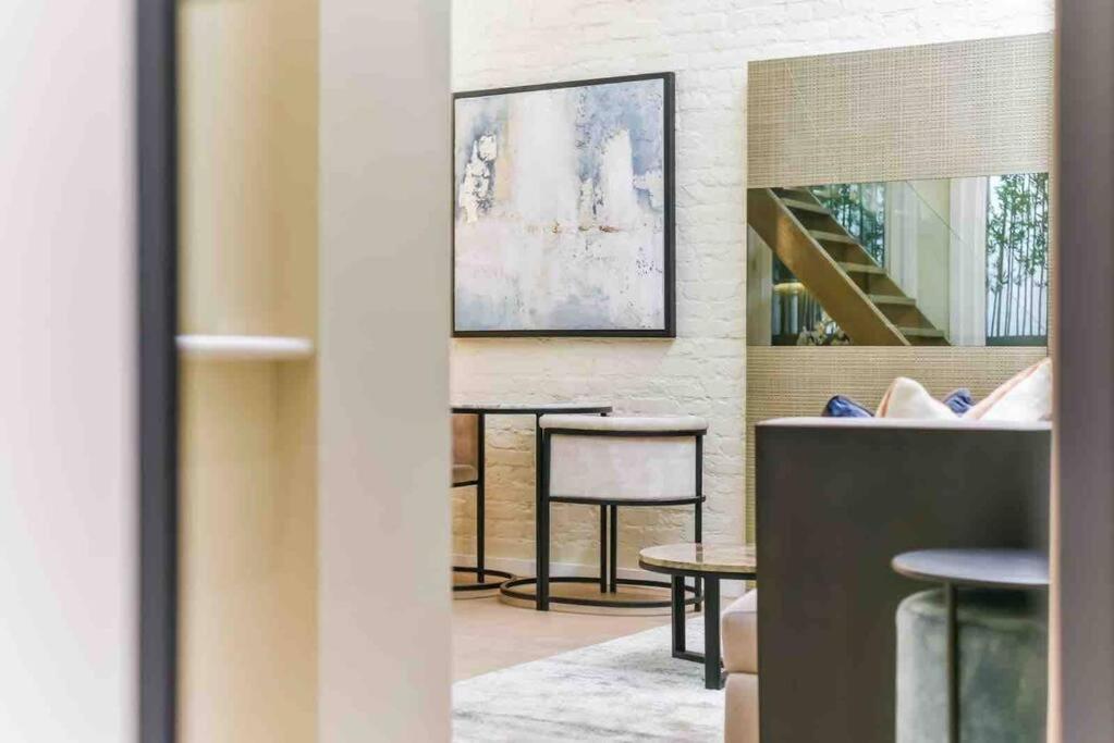 Luxury Modern Apartment Лондон Экстерьер фото